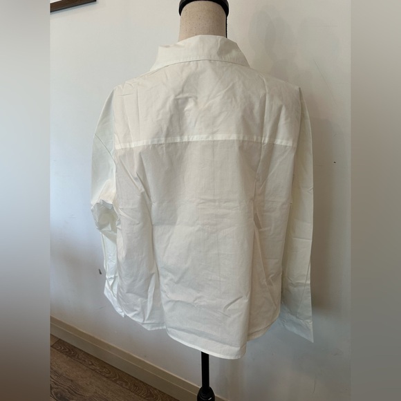 Venus NWT Classic White Women’s L cropped shirt - Picture 4 of 5